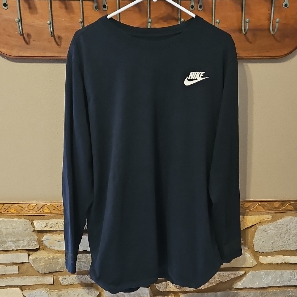 Nike Long Sleeve Tee With Logo Around Sleeves Size XL